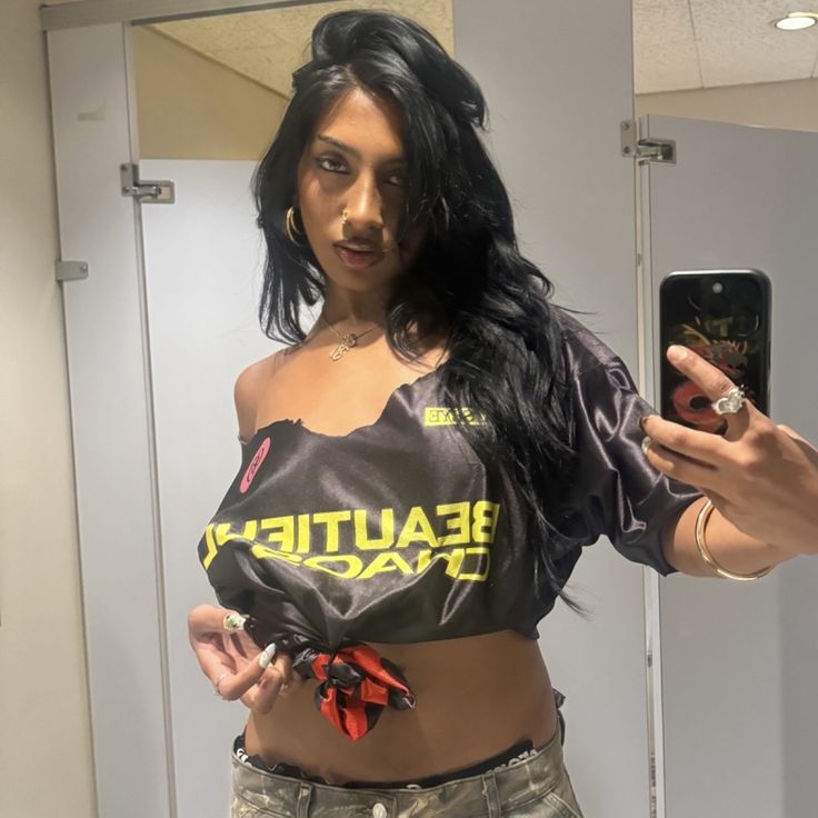 lightningcvnt's tweet image. alive and thriving from @weedsellermaker&apos;s closet