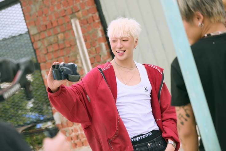 챈 tweet media