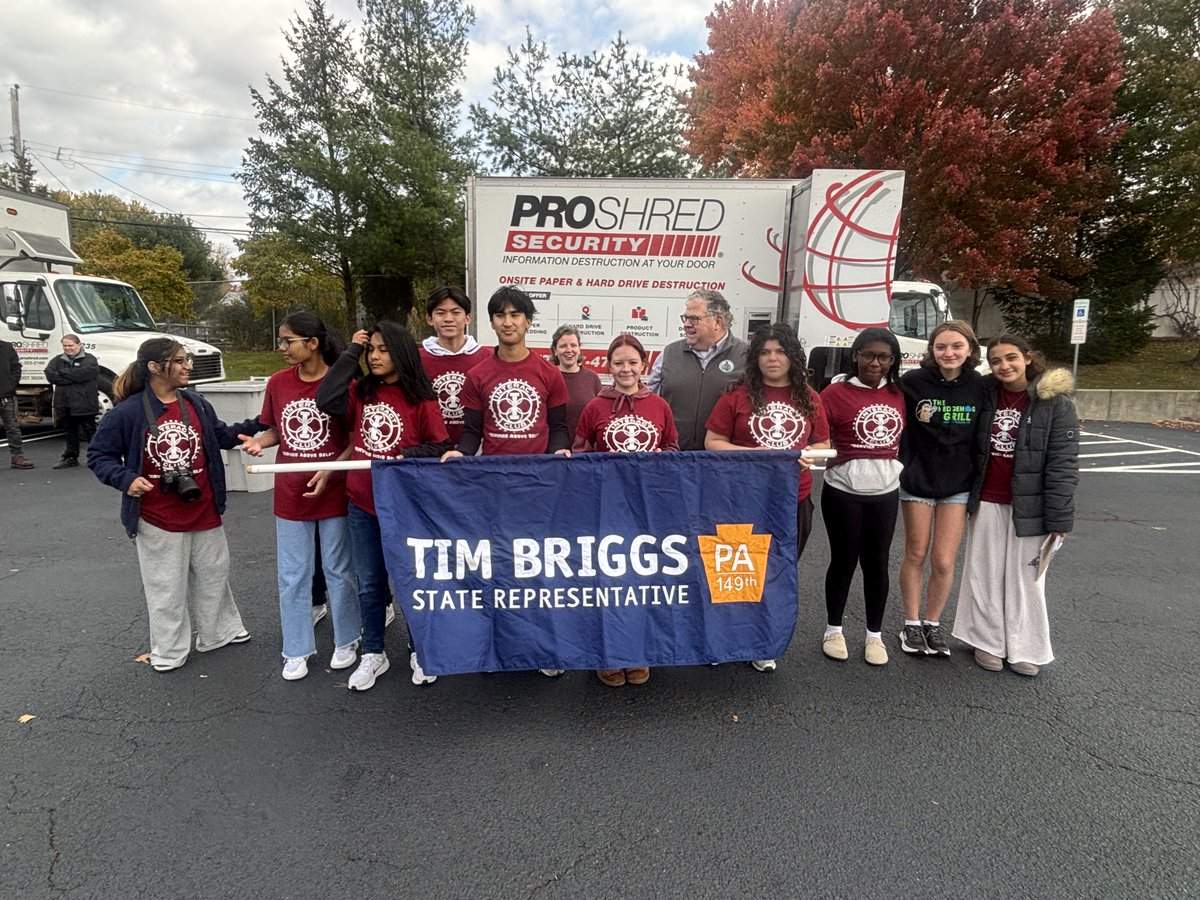 RepTimBriggs's tweet image. A huge thank you to the @UMinteract for lending a hand at our community Shredding Event on Saturday. Your energy and commitment to service truly made a difference.  

We’re also very grateful to the King of Prussia District for sponsoring this event.