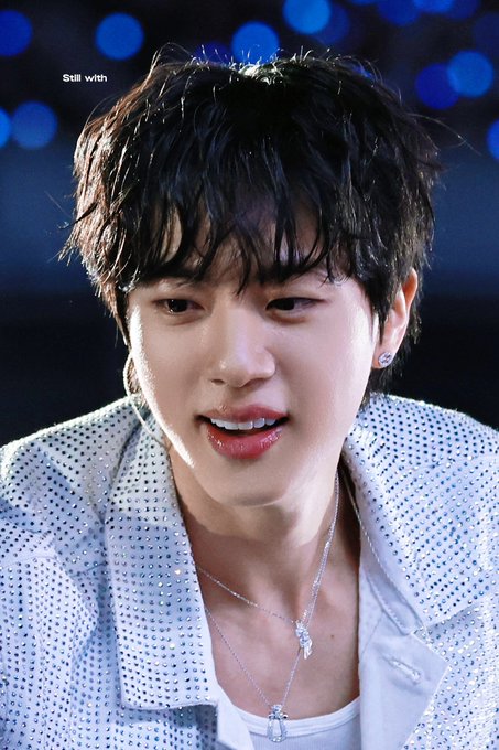 numbpeaches's tweet photo. I’m voting #Jin for #2025MAMAVOTE https://t.co/Vesgm4ss0a