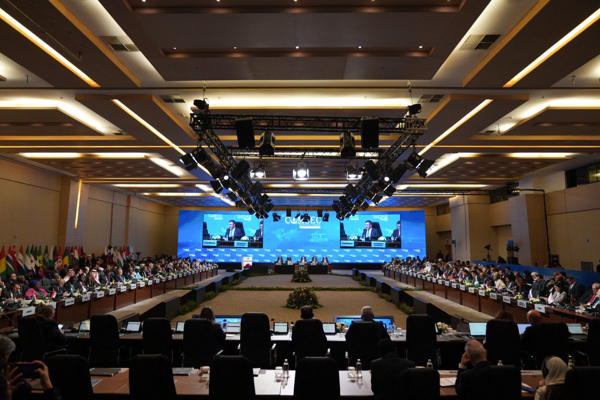 41.İSEDAK Toplantısı kapsamında bugün Bakanlar Çalışma Oturumu’nu başarıyla gerçekleştirdik.

İİT üyesi ülkelerle ihracat stratejilerinin geliştirilmesi, ticaretin kolaylaştırılması, helal akreditasyon sisteminin güçlendirilmesi ve yatırım uyuşmazlıklarının çözümünde Tahkim