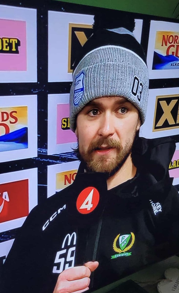 Snyggaste mössan i Scandinavium!
Härligt, Linus!😃