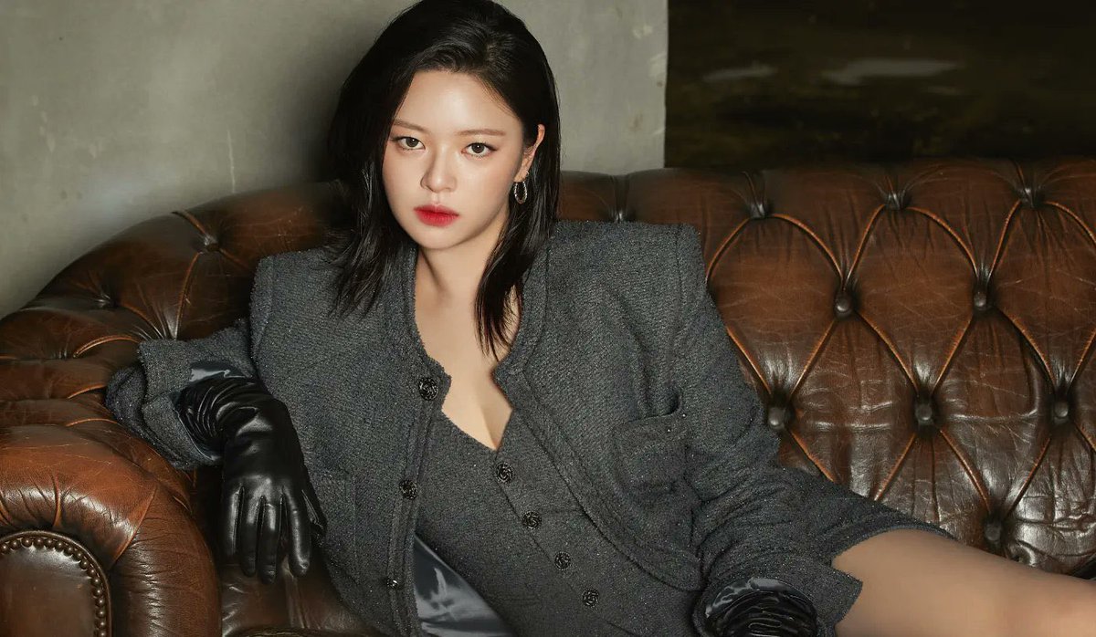 najeongm_'s tweet photo. THE HOTTEST WOMAN https://t.co/MwyXBA59VJ