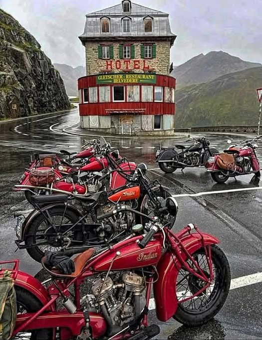 Hotel Belvédère located on the majestic Furka Pass.
🇨🇭 #Classic