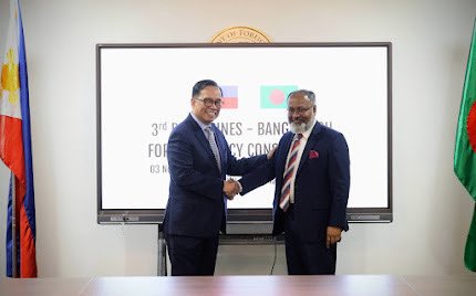 Today I met also Undersecretary for Migration Affairs H.E. Amb Leo Herrera Lim at the Department of Foreign Affairs and discussed issues on migration and consular affairs for our mutual benefits.