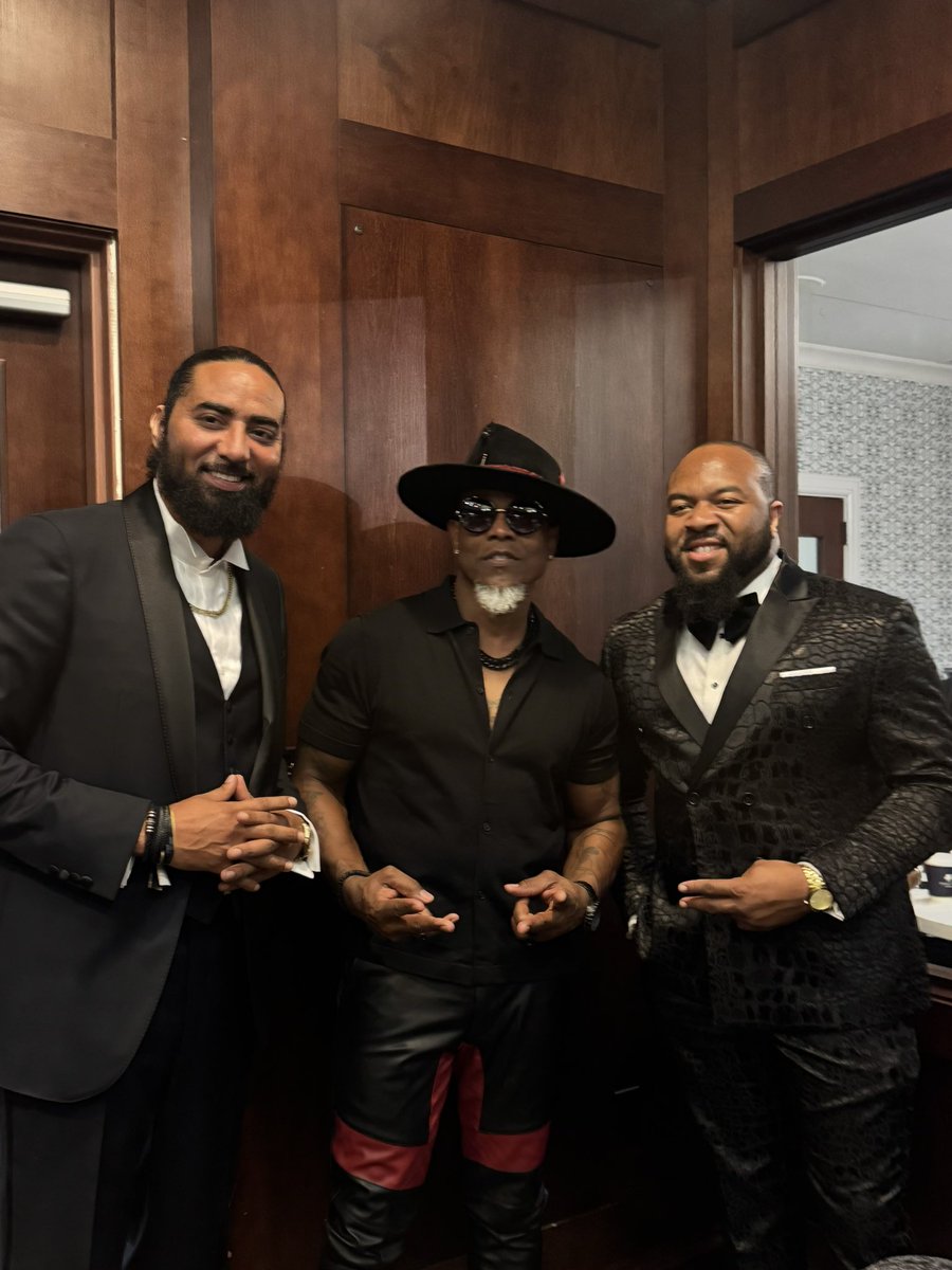 MsJuicyGenius's tweet image. King George put on for Southern Soul last night!! Carolina Soul music awards  was absolutely phenomenal 🏆 truly honored to be a member of the planning committee and I can’t wait for next year! Don’t miss it! #CSMA