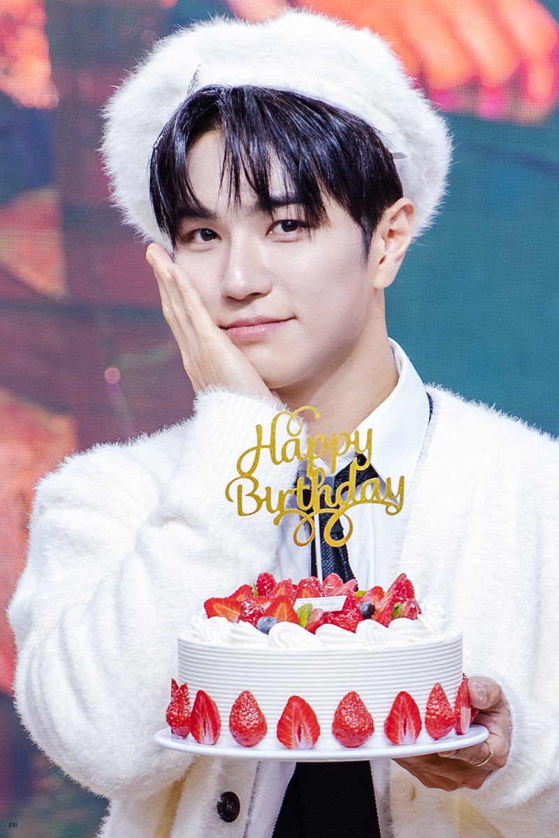 250112 시즌그리팅 팬사인회

🍰

#VANNER #배너 #태환
#메이크스타 #메이크드림홀