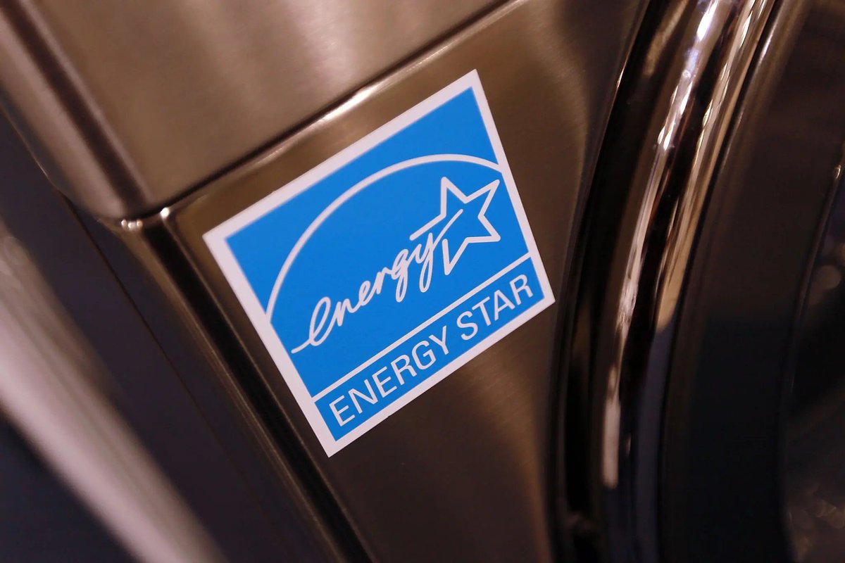 A little good news! <a href="/EPA/">U.S. EPA</a> under Lee Zeldin <a href="/epaleezeldin/">Lee Zeldin</a> retreats from ending popular Energy Star appliance program after pushback by business leaders. Since Energy Star's creation in 1992, consumers have saved $40 billion annually in #energy costs.
nytimes.com/2025/11/01/cli…