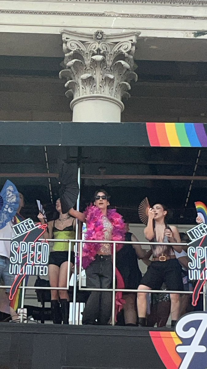 Megaannnn__'s tweet photo. Mi mamá fue a la marcha exclusivamente para ver a #PatriaYFamilia 💅🏼🥳✨
(OBVIO tiene sus favoritos que son Anita y Lucas, a las pruebas me remito) https://t.co/CAjjnOkbaO