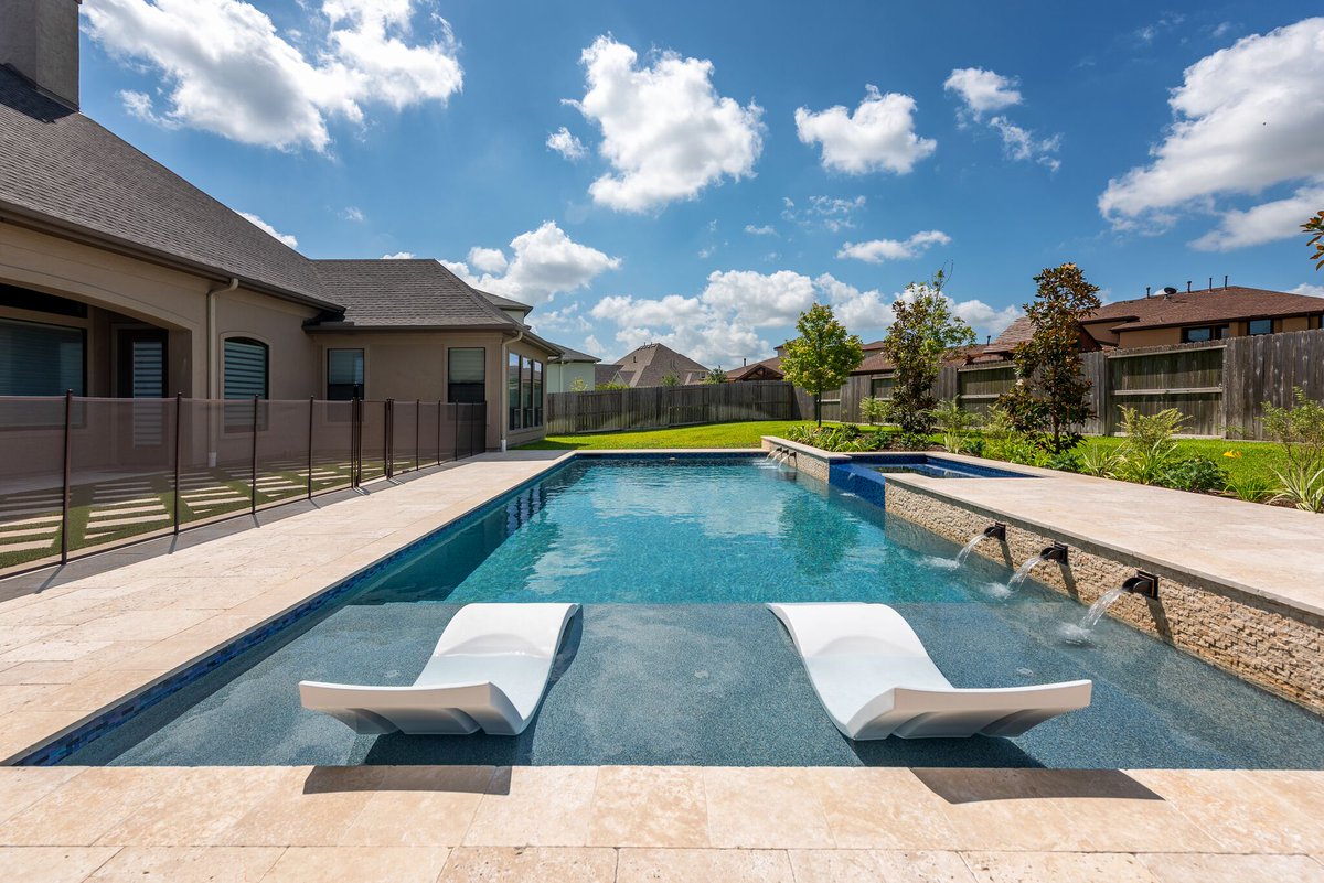 PlatinumPools's tweet image. Family time just got an upgrade with our family-friendly pool designs. Safety features like alarms and pool fences ensure your little ones are always protected.

#FamilyPool #SafetyFirst