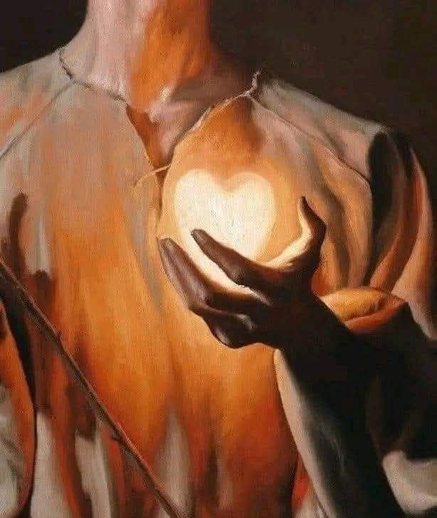 "إنّ مِن أشد ما يُمكِن أن يُبتَلى به الإنسان في رحلة الحياة، أن يُولَد بعقلٍ ناضِجٍ يَزِن الأمور بميزان الحكمة، يَرى ما وراء الكلمات، ويَفهَم خفايا السلوك، ويقرأ الصمت كما يقرأ الضجيج، ويُرافقه في الوقت ذاته قلبٌ عاطفيّ لا يَعرف الحِيَل، يَنبِضُ بالصدق، ويتألَّم مِن أبسَط انكسار"