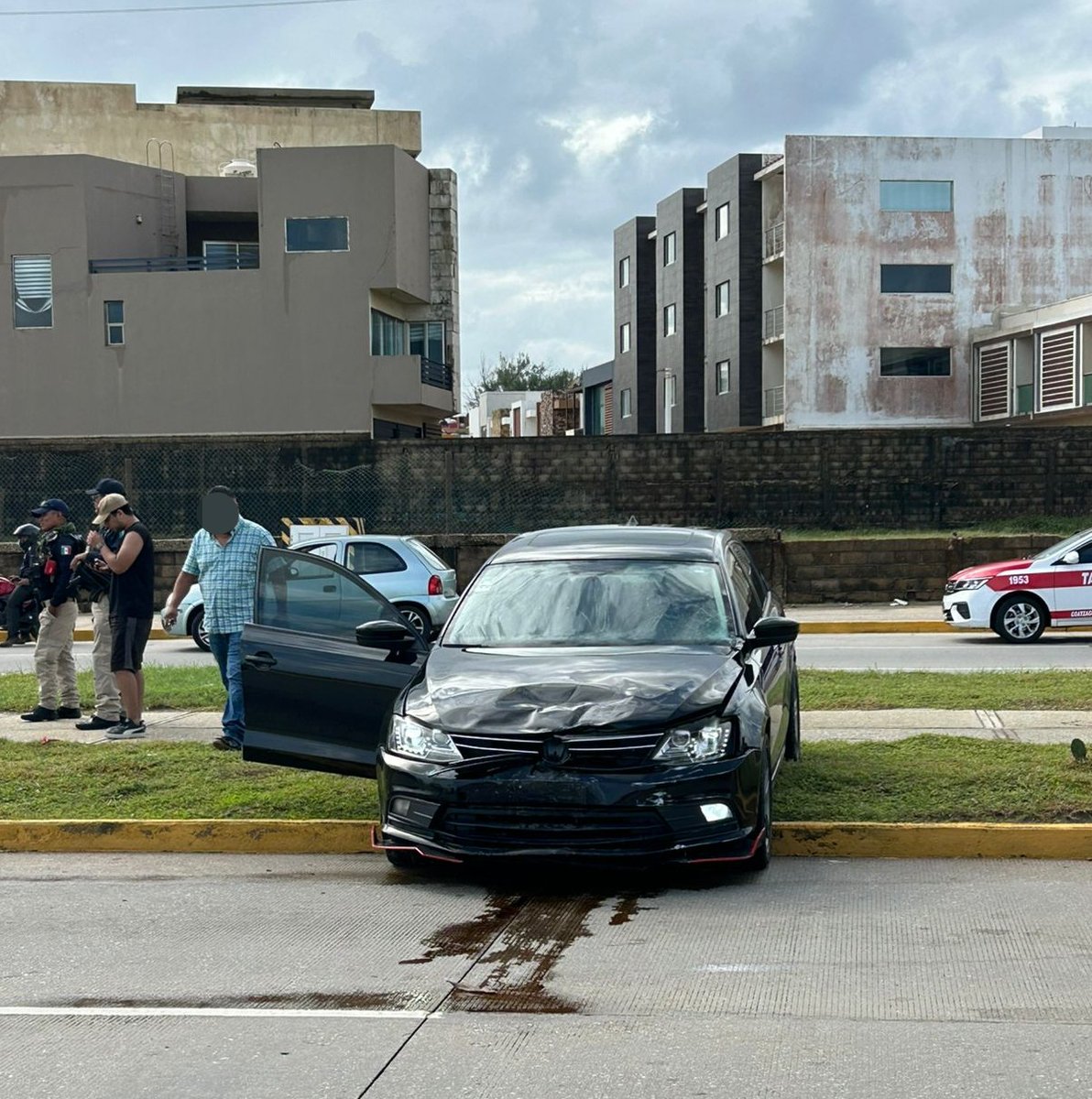 ForoCoatza's tweet image. Policía del #IPAX resulta lesionada en accidente vial sobre el malecón costero de #Coatzacoalcos  #Veracruz 
forocoatza.com/noticias-local…