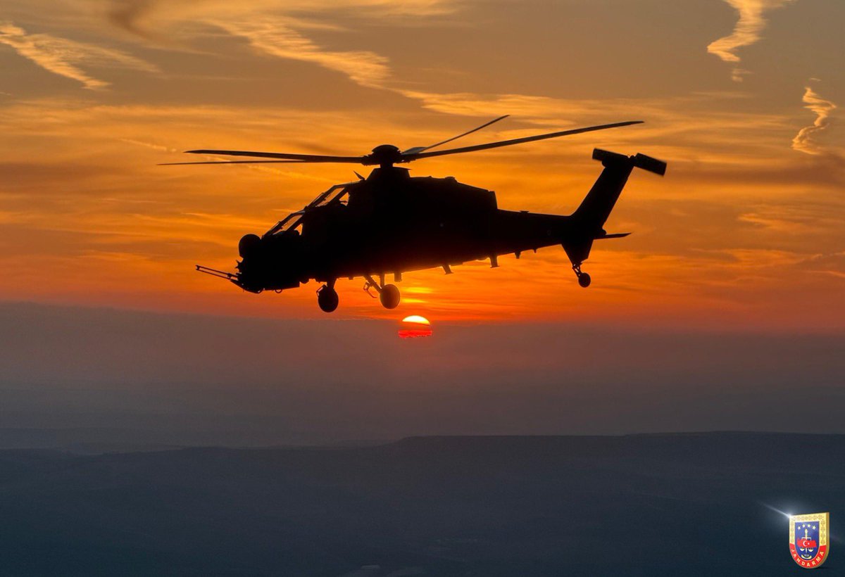 Huzurun gökyüzündeki adı: ATAK!🚁🇹🇷☀️
#Jandarma
#JandarmaHavacılık