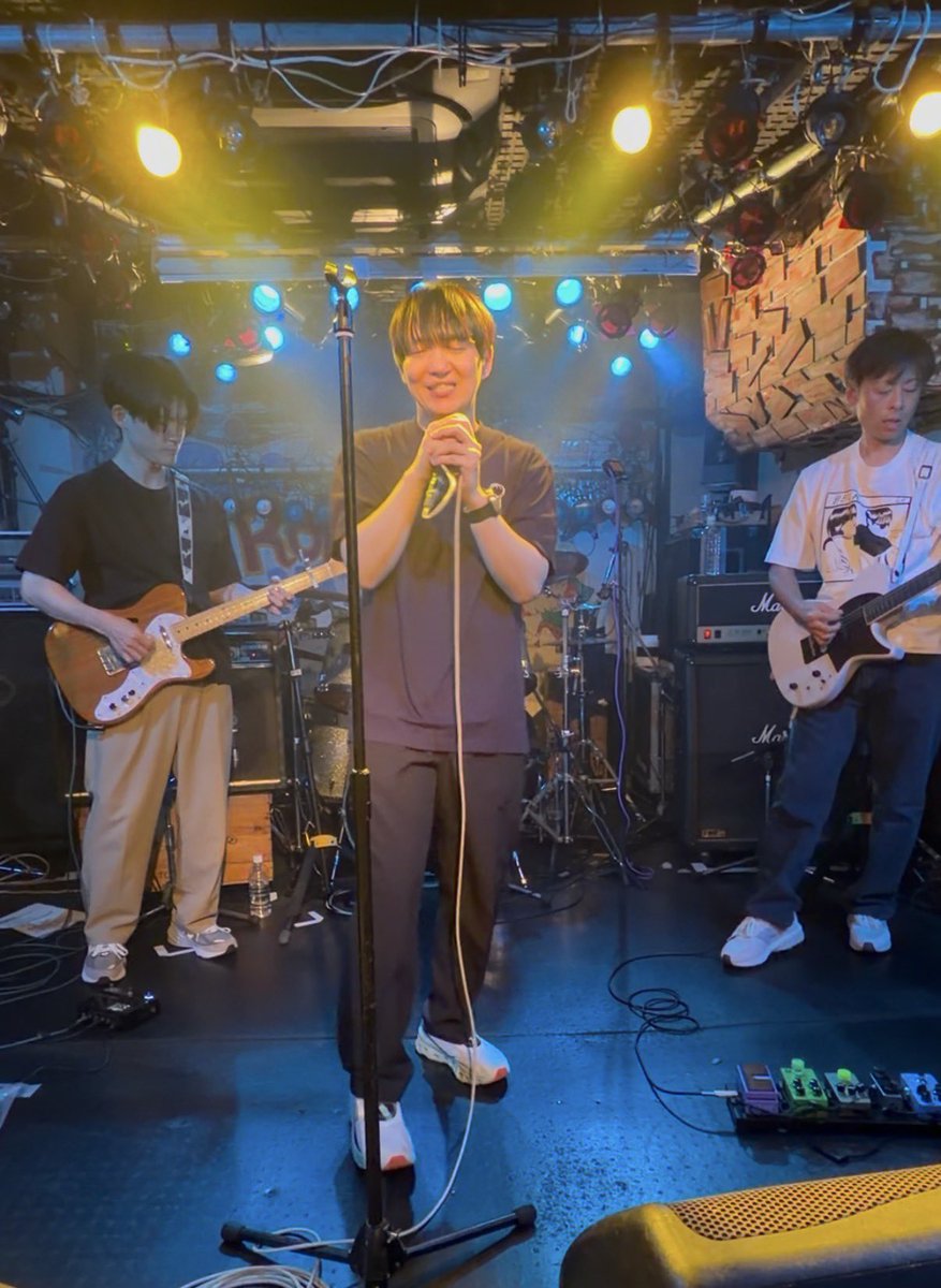 a_ka_88's tweet image. 「ザ・アーリーヌードルズが鶯谷フィルハーモニーとON AiRと一緒にLiveやらせてもらいます」

アメトーークのバンドやってる芸人繋がりで実現した豪華なスリーマンライブ！
それぞれの音楽とトーク盛り上がりました！最高に楽しかったです！

#ザ・アーリーヌードルズ
#鶯谷フィルハーモニー
#ONAiR