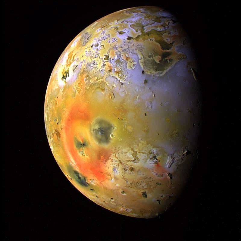 #PPOD: Io’s Pele Hemisphere 🌋 

This global view of Jupiter's moon, Io, was obtained during the tenth orbit of Jupiter by NASA's Galileo spacecraft. Io, which is slightly larger than Earth's moon, is the most volcanically active body in the solar system. 

In this enhanced color