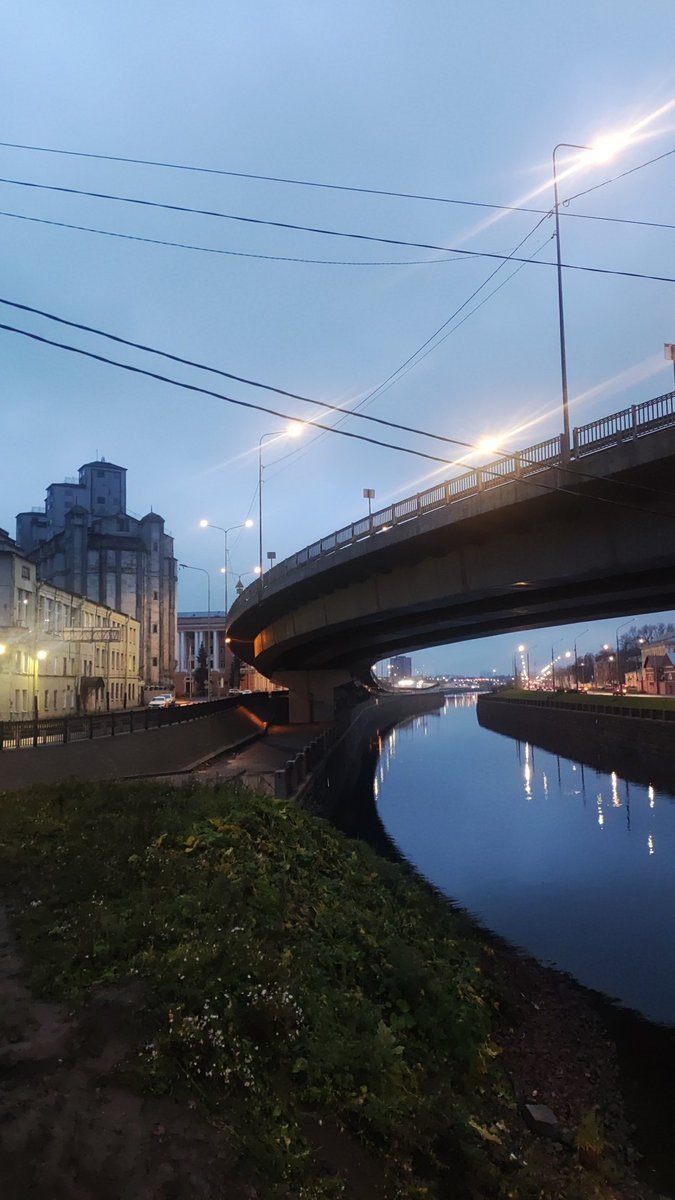 Вечер в городе)