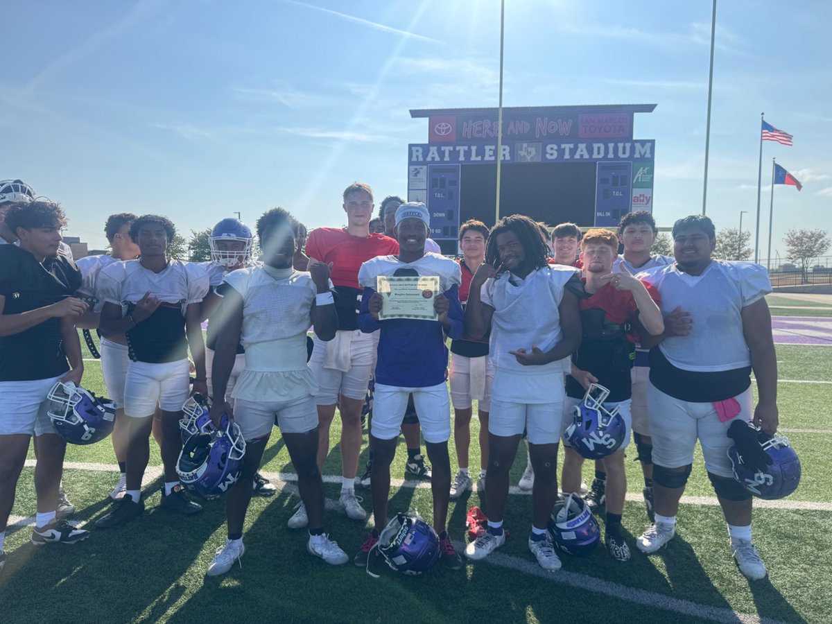 RattlerUp's tweet photo. Rattler Football Sophomore Braylen Gatewood was our @HangryJoesSM Rattler male athlete of the week! https://t.co/ZD1NxqEIQS