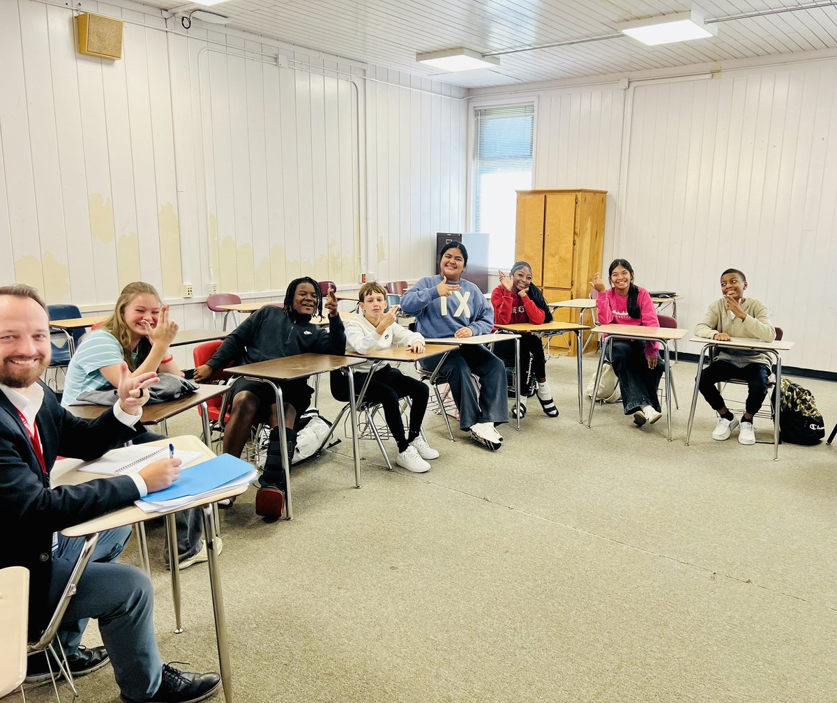 IgorGusyakov's tweet photo. We met with our JH &amp; HS Superintendent Student Advisory Committees last week to amplify student voices and take the temperature of campus life. Clear feedback ➜ real action. Thanks, student leaders! #StudentVoice #GoJacks #DibollISD #RootedinVision #DibollJacks https://t.co/iW1UhqpJNF