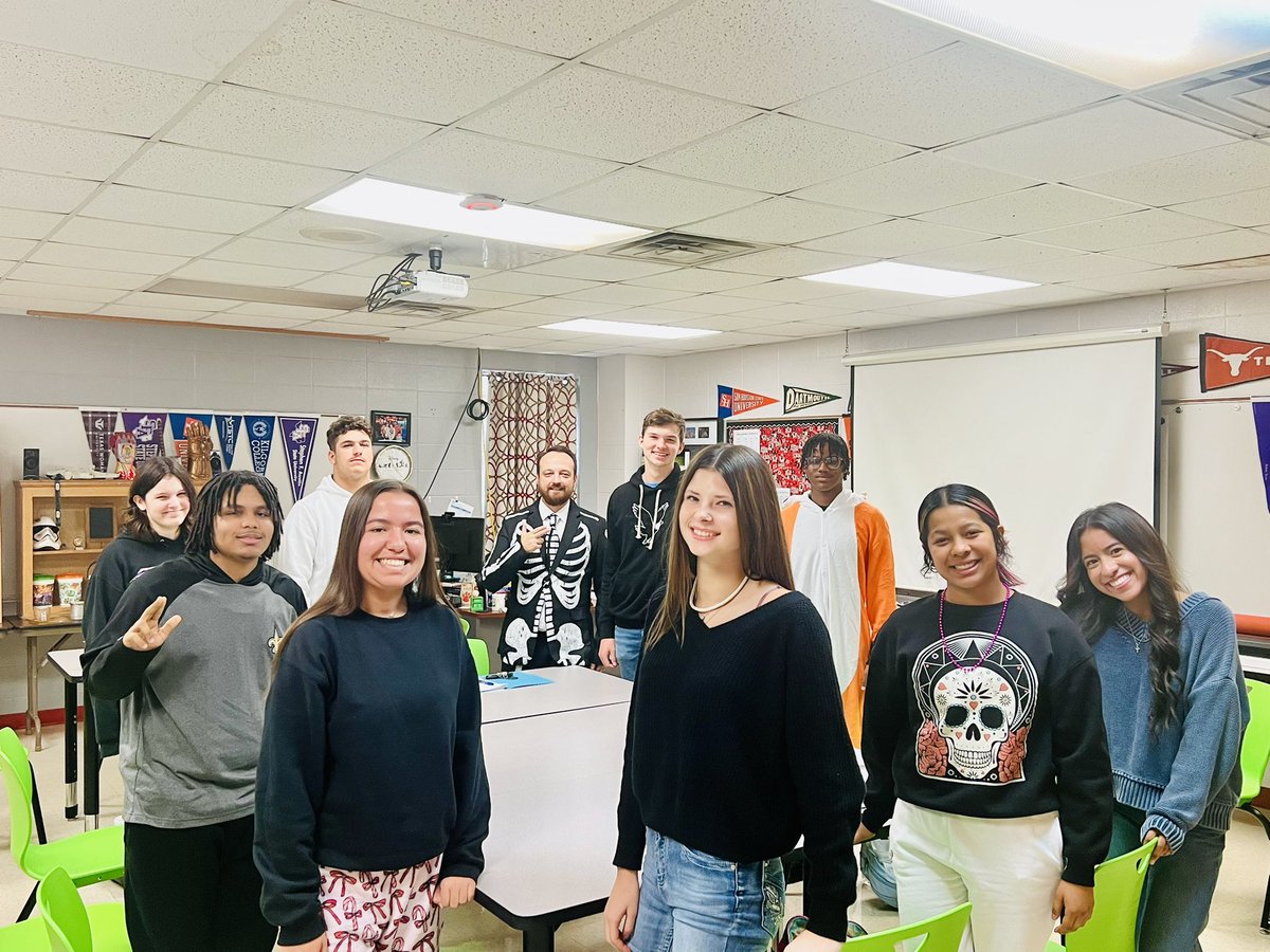 IgorGusyakov's tweet photo. We met with our JH &amp; HS Superintendent Student Advisory Committees last week to amplify student voices and take the temperature of campus life. Clear feedback ➜ real action. Thanks, student leaders! #StudentVoice #GoJacks #DibollISD #RootedinVision #DibollJacks https://t.co/iW1UhqpJNF