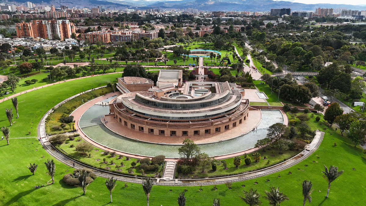Biblioteca Pública Virgilio Barco, Bogotá D.C. 🥰