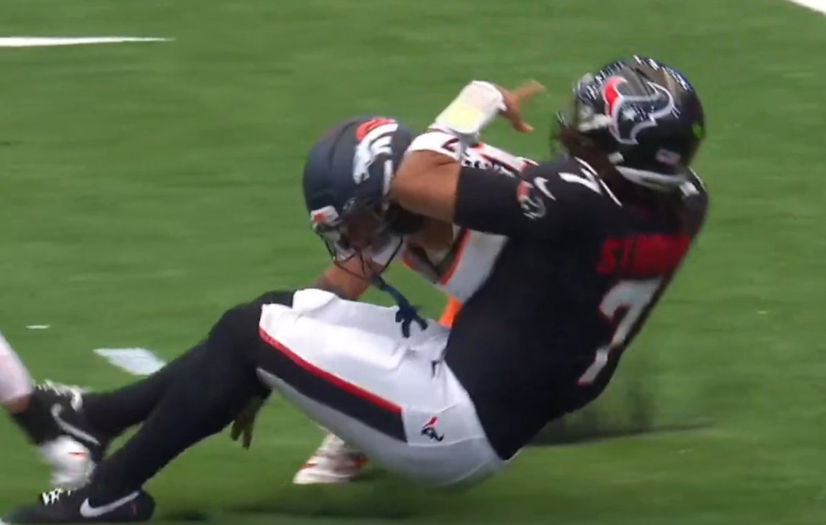 _ChinChilva's tweet image. Texans Fans think these are the same plays.  Stupidest Fans I've ever seen