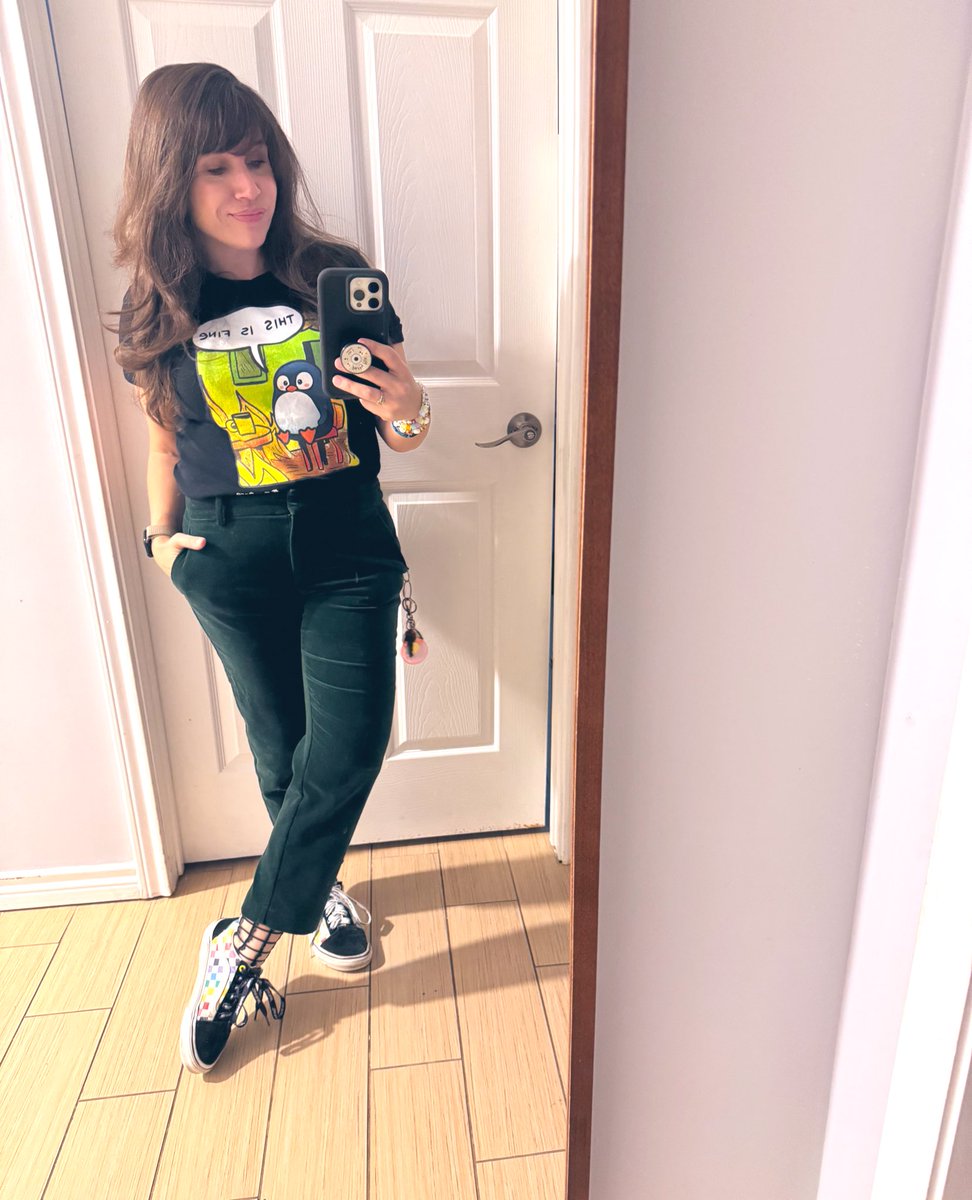 RoxanaCodes's tweet image. Good morning! Thanks to the time change 3:30AM was so easy today. Got some coding in and even had enough energy to sass my coach a bit. 
Today’s outfit was appropriate bc of how chaotic the work day started. 😆
#fitdevs #4amclub