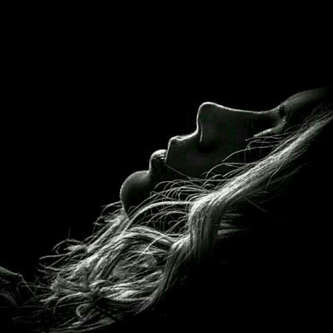 شهر من گم شده است؛
من با تاب ،من با تب،
خانه ای در طرف دیگر 
شب ساخته ام... !

#سهراب_سپهری🍁
#‌شب‌تون‌بی‌غم