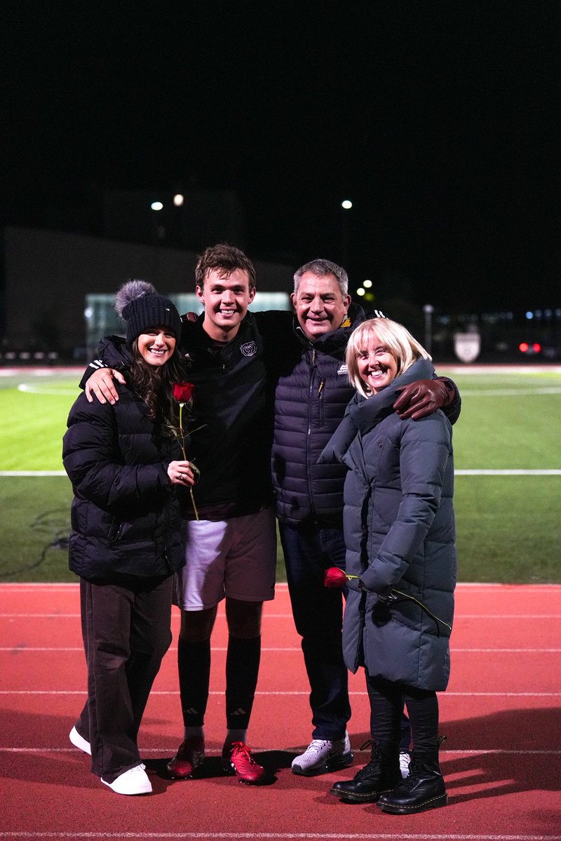 MoStateMSOC's tweet image. Last night we celebrated our seniors ⚽️🫶🏻

Thank you for everything you’ve done for the team ❤️🐻

#GoBears | #WeAreMoState | #4Outs
