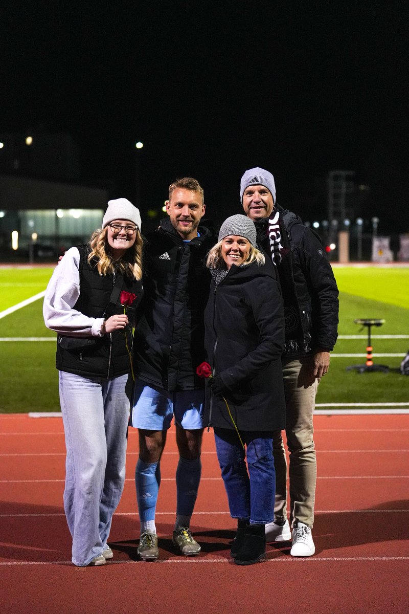 MoStateMSOC's tweet image. Last night we celebrated our seniors ⚽️🫶🏻

Thank you for everything you’ve done for the team ❤️🐻

#GoBears | #WeAreMoState | #4Outs