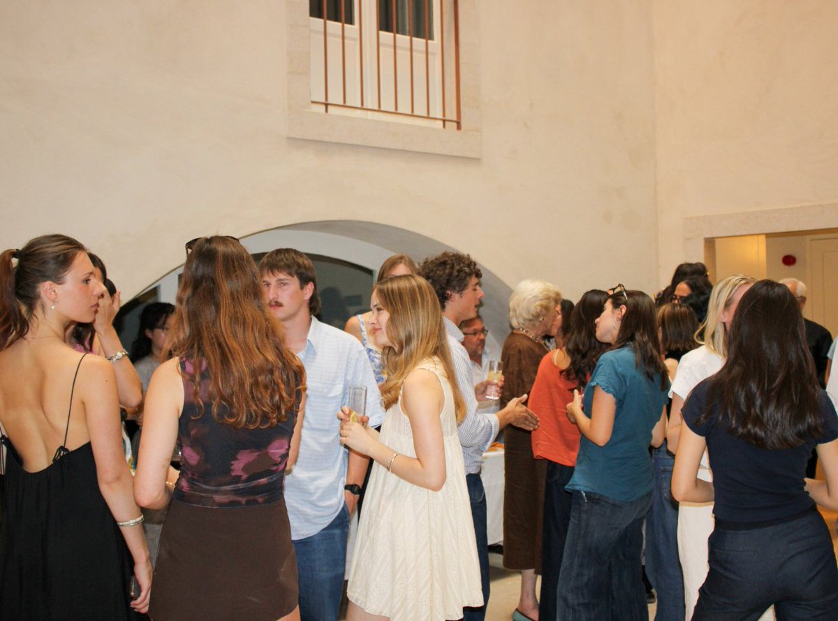 Magma_Erasmus's tweet photo. The MAGMa Class of 2027 continued their induction with a visit to Casa Ásia, home to the renowned Francisco Capelo Collection of contemporary Asian art. 🎨

A perfect setting to connect, share first impressions, and celebrate new beginnings. ✨

👉 Apply: https://t.co/02HXfXnW2S https://t.co/ageOi9tpyH