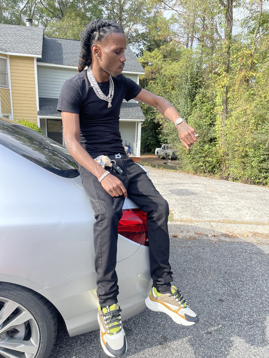 Real street hustler Went outta town they  treat me like a rapper
