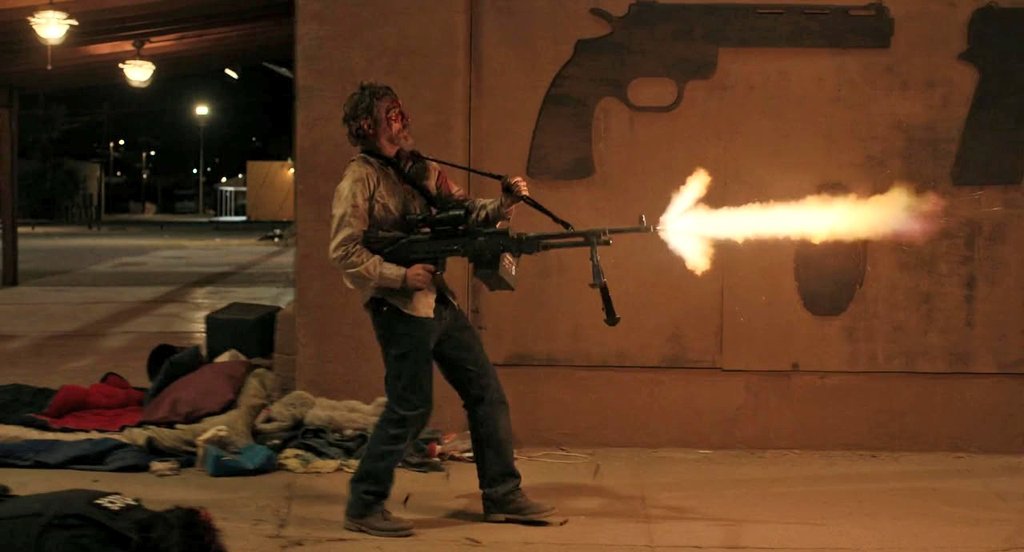 Эддингтон - в маленький городок долетает эффект бабочки от ковида, протестов БЛМ и лайков инстаграма
Ари Астер снял крутую угарюху, очень специфичную. "Джокер/Южный парк" с реализмом, где в наши дни шутки про шутки Задорнова оказываются, к сожалению, жизой.
Очень понравилось.