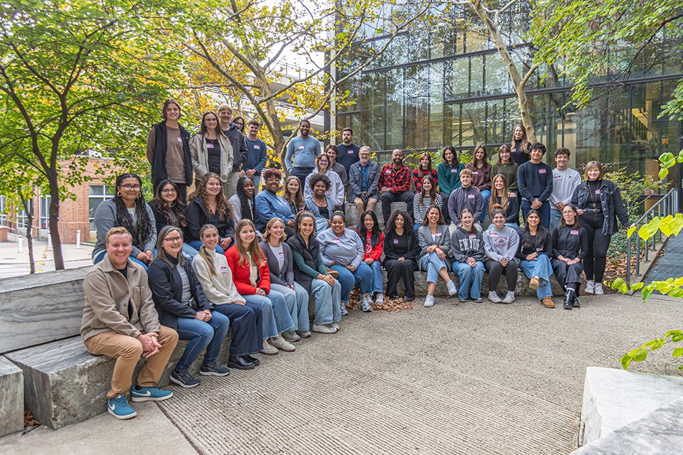 Legat_Architect's tweet image. Erin Reilly-Sanders of Legat&apos;s Columbus studio participated in AIA Columbus&apos; 22nd Century City Workshop with architecture and landscape students from Bowling Green State University and Ohio State University&apos;s Knowlton School of Architecture. 
#futureofdesign #UrbanDesign