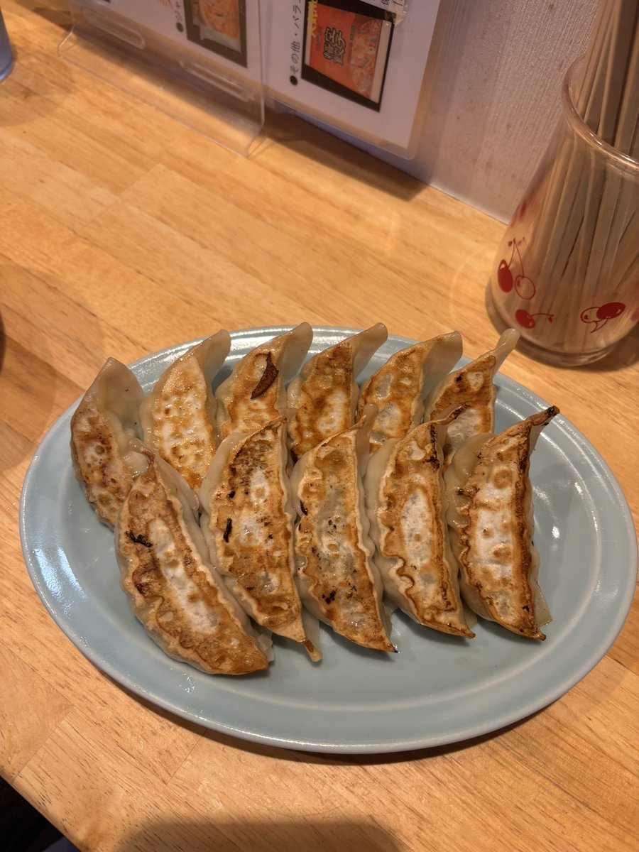 omohideno's tweet photo. 宇都宮餃子旅🥟
4店舗行けて満足◎

#宇都宮餃子
#日常垢 https://t.co/5UspydhOQC