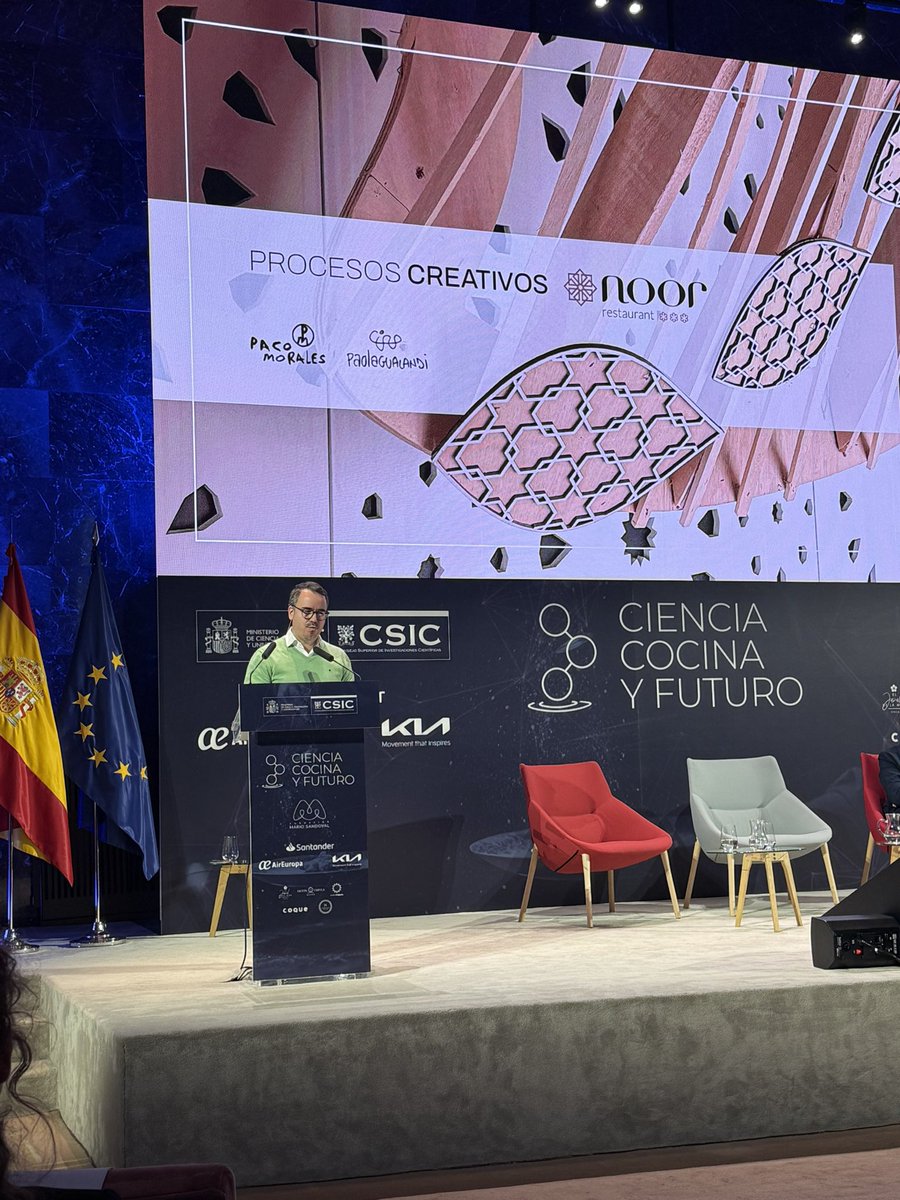 el futuro gastro alimentario está siendo muy duro. Cada día la gente abandona el campo. Y sin agricultura no habrá gastronomía. Importante las nuevas tecnologías y la #IA con buen uso <a href="/Pacomoraleschef/">Paco Morales</a> y científico Daniel Ramón <a href="/LIMACOMUNICACI1/">Lima Comunicación y Eventos</a> <a href="/CSIC/">CSIC</a>