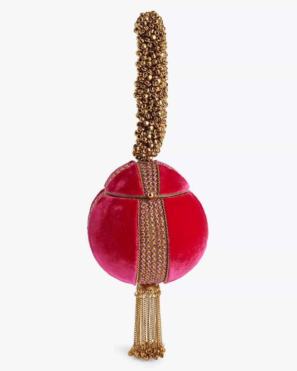 Power Pink Sapphire 💕 Selfridges add’s a pop of Pink to an sumptuous satin midnight blue look with our Mae Cassidy Pink Sapphire, #BabiJewelBracelet Clutch bag. You won’t need any other accessory to dazzle after dark. Available at Selfridges. #MaeCassidy 

📷 by Selfridges .com