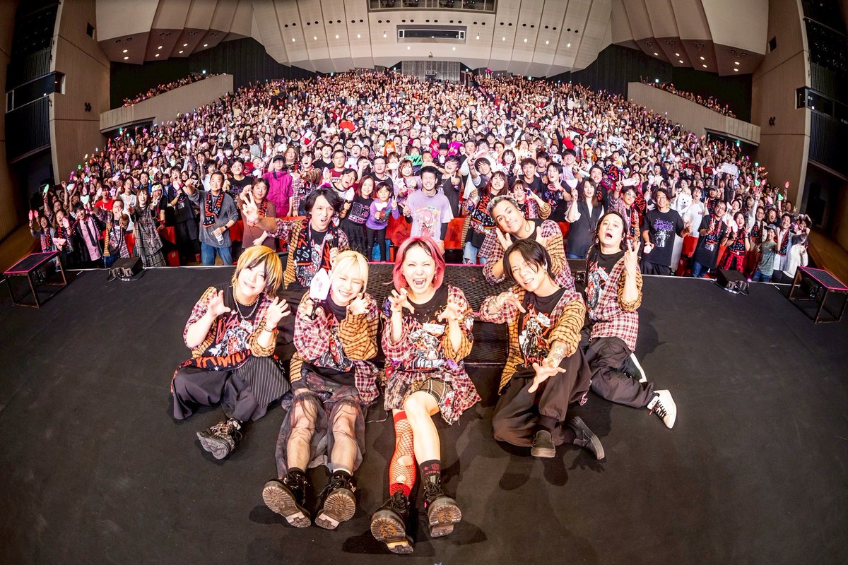 LiSA_STAFF's tweet photo. #LiSA 「LiVE is Smile Always～PATCH WALK～」旭川公演ありがとうございました！

NEXT…👣
・11/15(土) 福岡サンパレスホテル&amp;ホール
・11/16(日)市民会館シアーズホーム夢ホール(熊本市民会館)
よろしくお願いいたします！

#LiSAパッチウォークツアー
#LiSA_PWTOUR 
#LiSA2025PW https://t.co/vkTsudJgmX