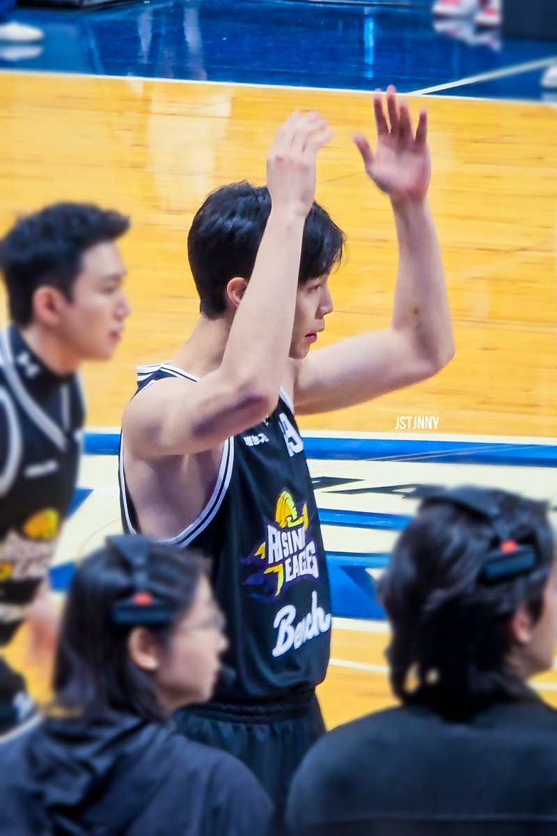 jstjnny's tweet image. ซ้อมก่อนแข่ง 🏀
#DunkItJohnnySuh #JOHNNY #쟈니