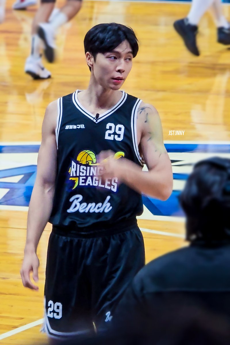 jstjnny's tweet image. ซ้อมก่อนแข่ง 🏀
#DunkItJohnnySuh #JOHNNY #쟈니