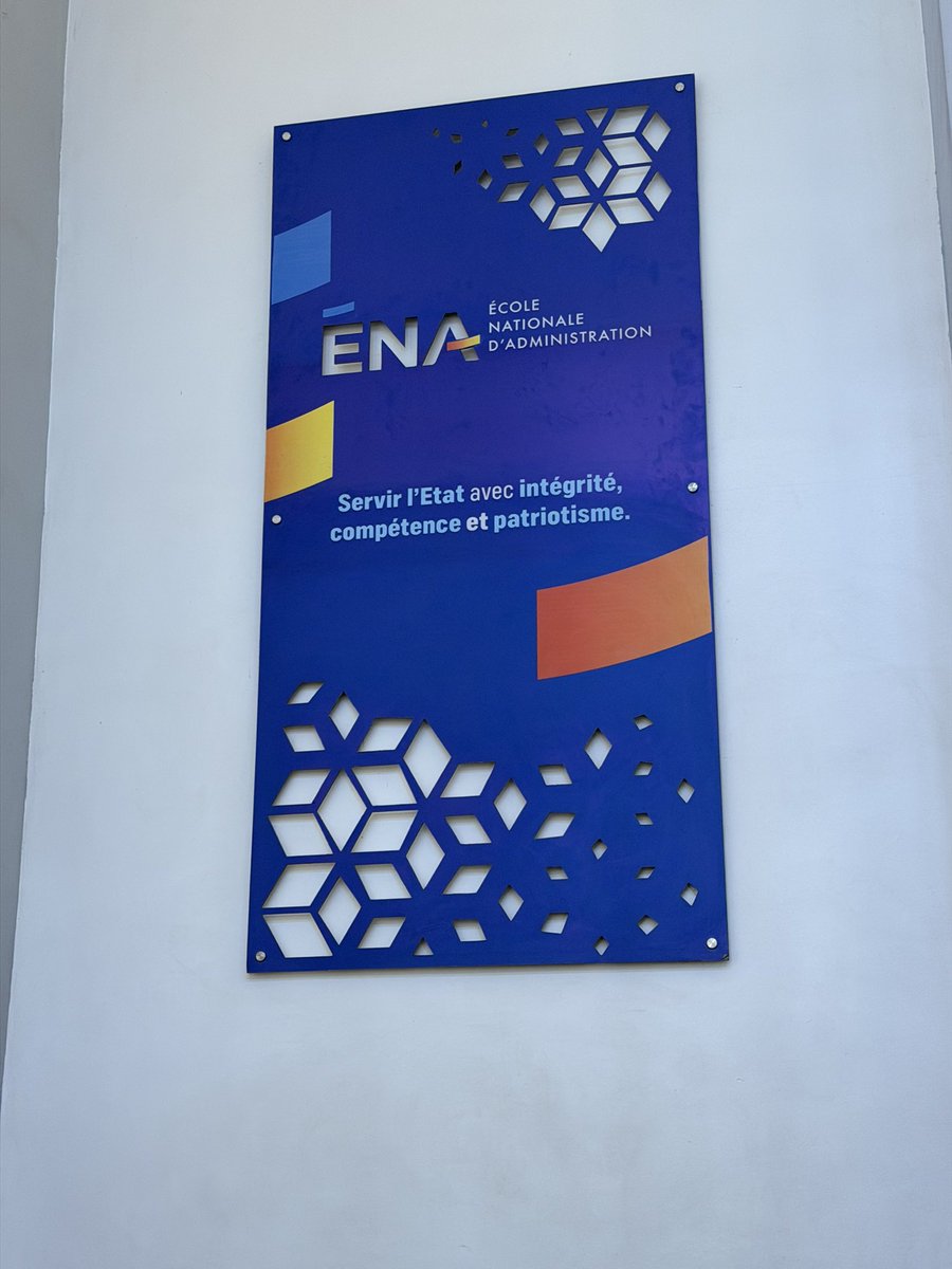 Sharufa_'s tweet image. La formation continue à l’@EnaRDC_Officiel se dispense avec excellence. Premier jour seulement, et j’ai hâte de découvrir davantage sur le module que j’ai choisi. 

Se former, c’est avant tout une preuve d’amour et de respect envers soi-même, surtout dans une société où le savoir…