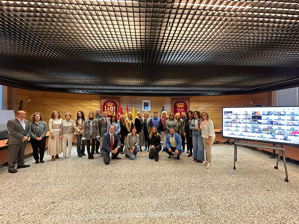 Un honor como alcaldesa de <a href="/AytoCVillalba/">AytoColladoVillalba</a> ostentar la presidencia de la Red Municipal de Salud. Gracias por la confianza.