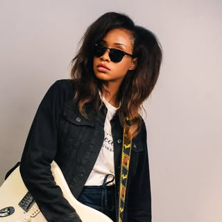 TheBeat97ABJ's tweet photo. #MiddayShowAbj w. @Thrillnonstop

#Np "Dust" @Pearl_rocker FT. @NunuEluma 

#NewWeek Listen Live: https://t.co/waPgYC9AJY https://t.co/Ft8BO20V3d