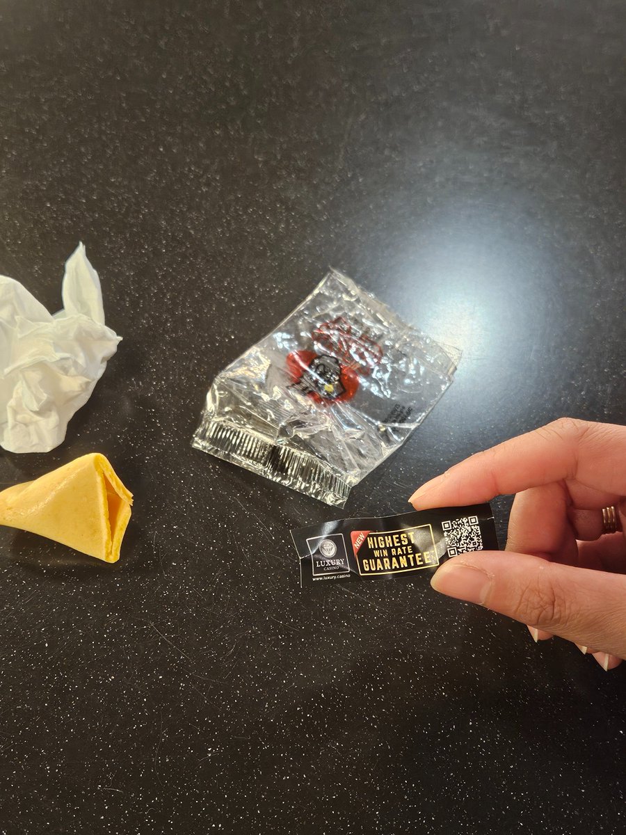 npkr_'s tweet image. why’s my cookie acting like it’s trying to get me to make risky life choices