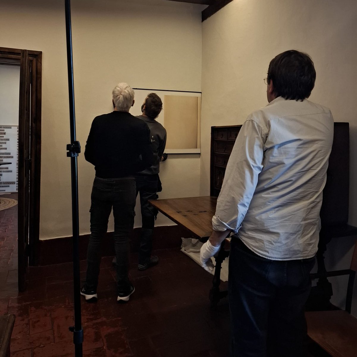 ¡Todo listo para nuestra nueva exposición temporal! Desde el 6 de noviembre, la <a href="/CasaCervantes/">Museo Casa de Cervantes</a> presenta «Ver para leer», de Ignasi Aballí.

Palabra y escritura dialogan con las estancias del museo en más de veinte obras únicas.

🎟️ Visitas guiadas: 6 y 27 de nov · 4 de dic · 19 h