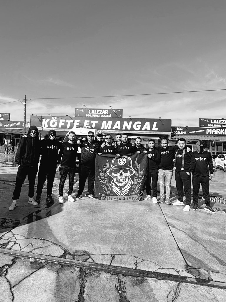 KemikTayfa1965's tweet photo. Adının geçtiği her yerde 😎 
#nefer #kemiktayfa #eskişehirspor https://t.co/kOgI45npaC