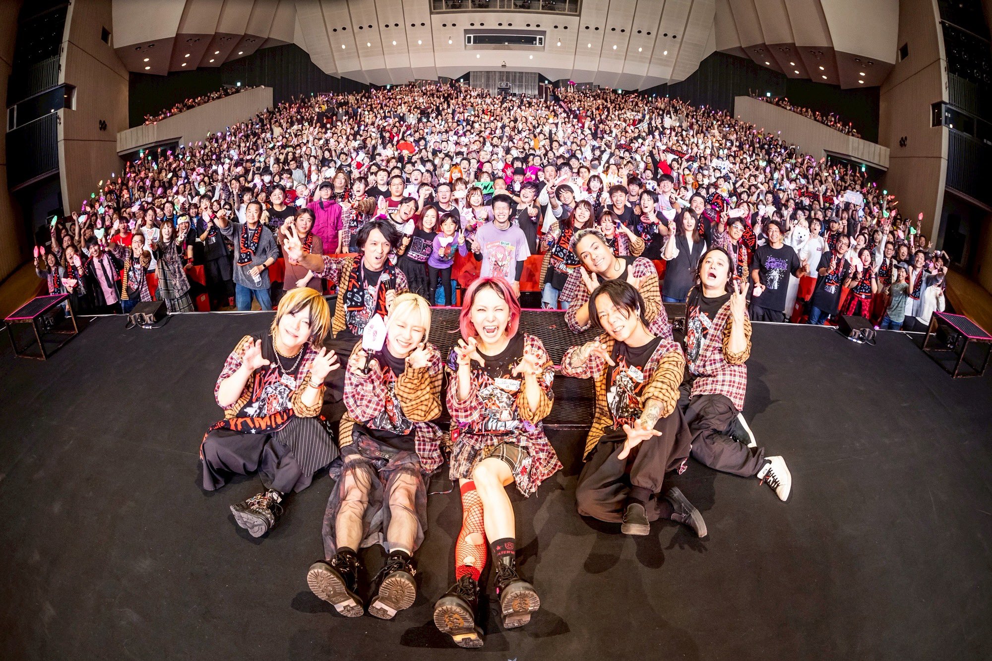 G41C8vaakAAYi2K?format=jpg&name=large