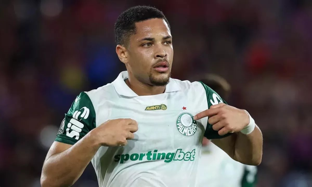 futtmais's tweet photo. Danilo, do Flamengo, e Vitor Roque, do Palmeiras, estão bem cotados por Carlo Ancelotti para a próxima convocação da Seleção Brasileira.

Alex Sandro e Andreas Pereira também aparecem na pré-lista e estão sendo observados pela comissão técnica, mas têm menos chances de serem chamados.

🗞️ @ESPNBrasil 
📸 Gilvan de Souza/CRF e Cesar Greco/SEP