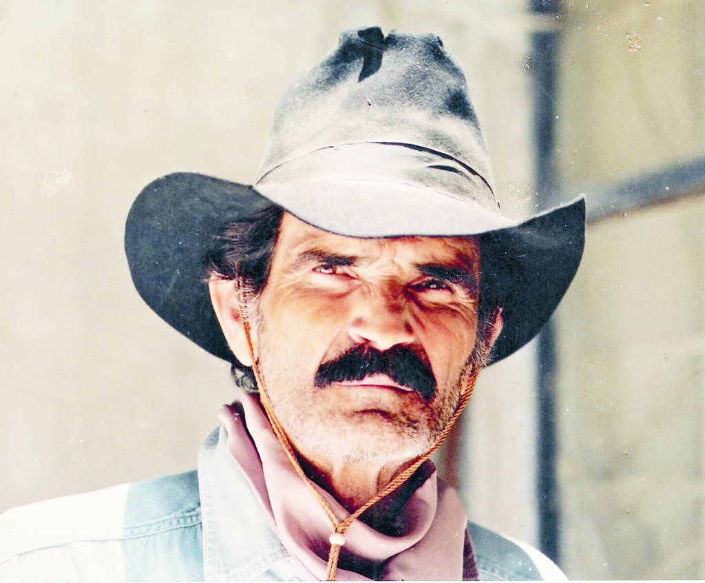 Hoy es natalicio del actor Carlos Cardán; nació #UnDiaComoHoy 3 de  Noviembre 1932 en Lerdo, Durango, México. Falleció en el 2016 a los 83 años  de edad.