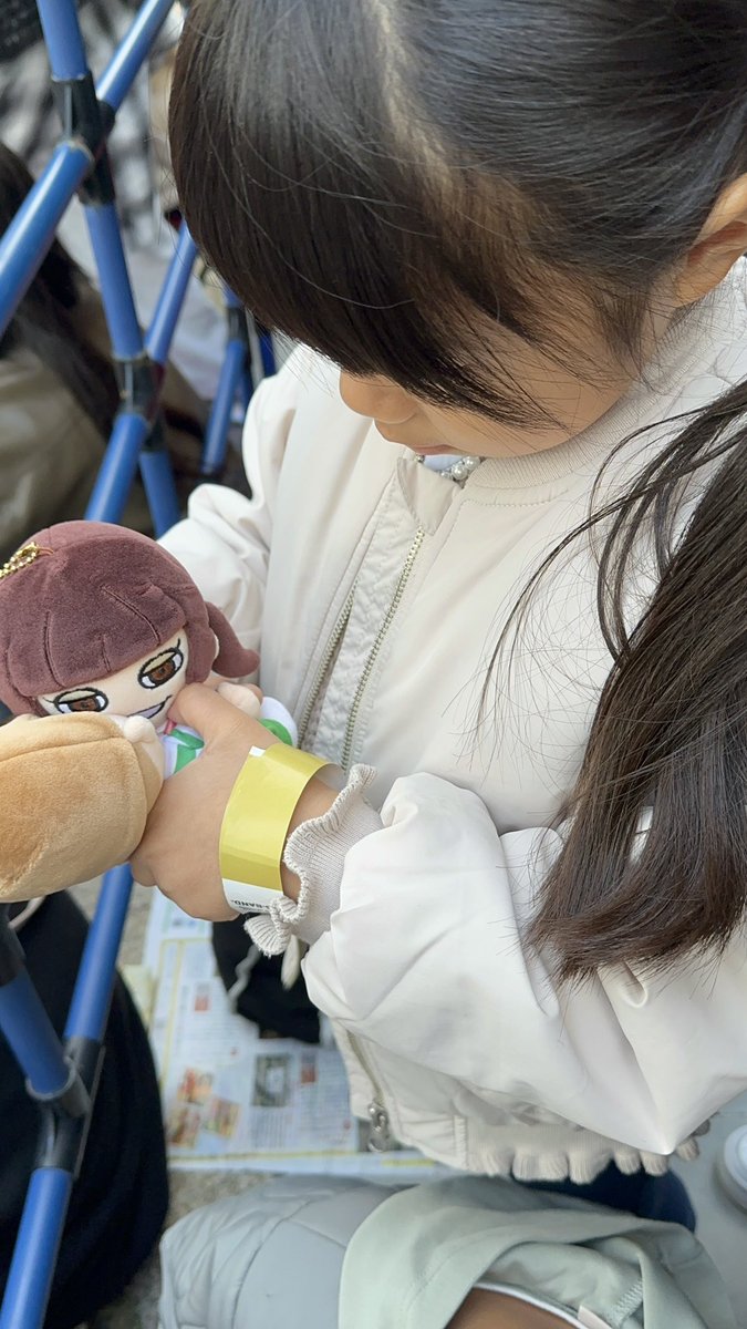 ppp0805's tweet photo. 5歳娘と7歳息子と妹と！楽しかったー
直前に雨降ってきてどうなるかと思ったけど最中は降らず
大倉くんかっこよかったな
立ち見最前やったので、5歳7歳もよく見えたみたいで良かった
あとトイレ問題も、カステラ食べさせたからか行きたいともならず、本当無事に終えれてよかった
 #御堂筋ラ���ウェイ https://t.co/c0EmxlFJJK