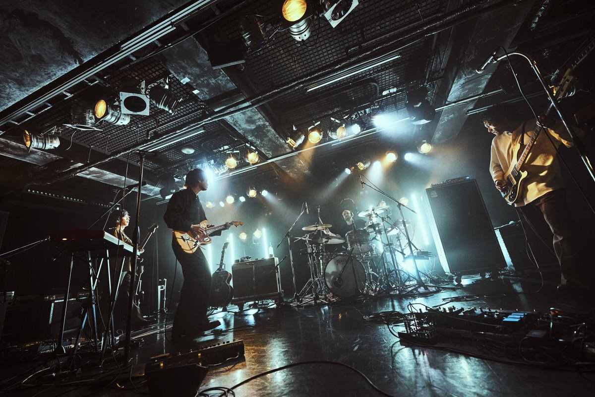 Newspeakjp's tweet photo. 【明日開催】
Newspeak presents"Glass Door Tour" 

東京 SHIBUYA CLUB QUATTRO 
※ワンマンライブ

OPEN 18:15 / START 19:00
先行物販🛒16:30〜

いよいよツアーファイナル！
会場でお待ちしてます🪩

#Newspeak #BULLETBULLET #バレットバレット #バレバレ https://t.co/fJkKyVwJZ9